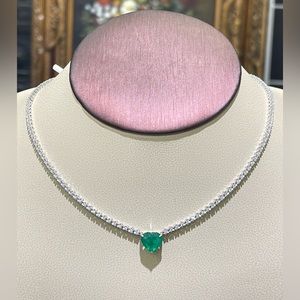 Gorgeous Emerald And Diamond Necklace In 18k White Gold